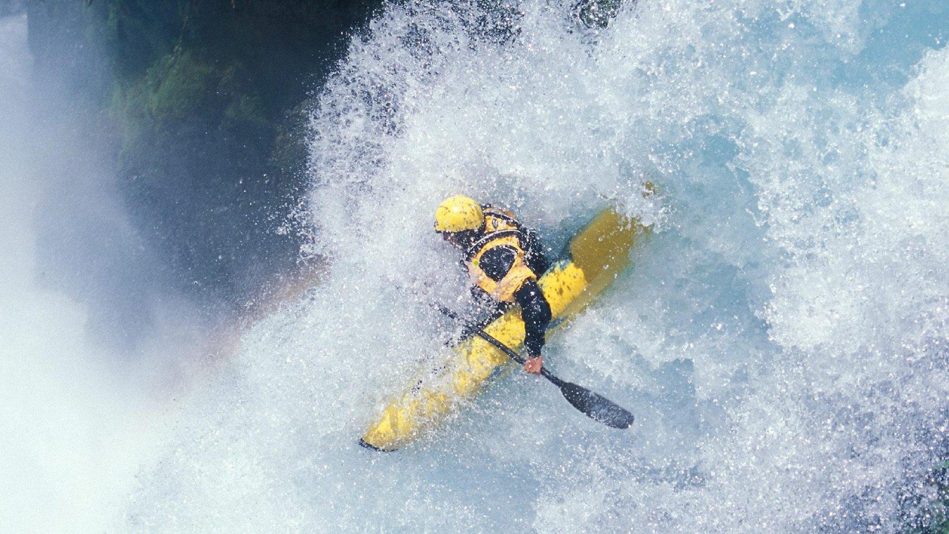 若卡补射一锤定音 徐浩峰染红 武汉三镇主场力克十人河南